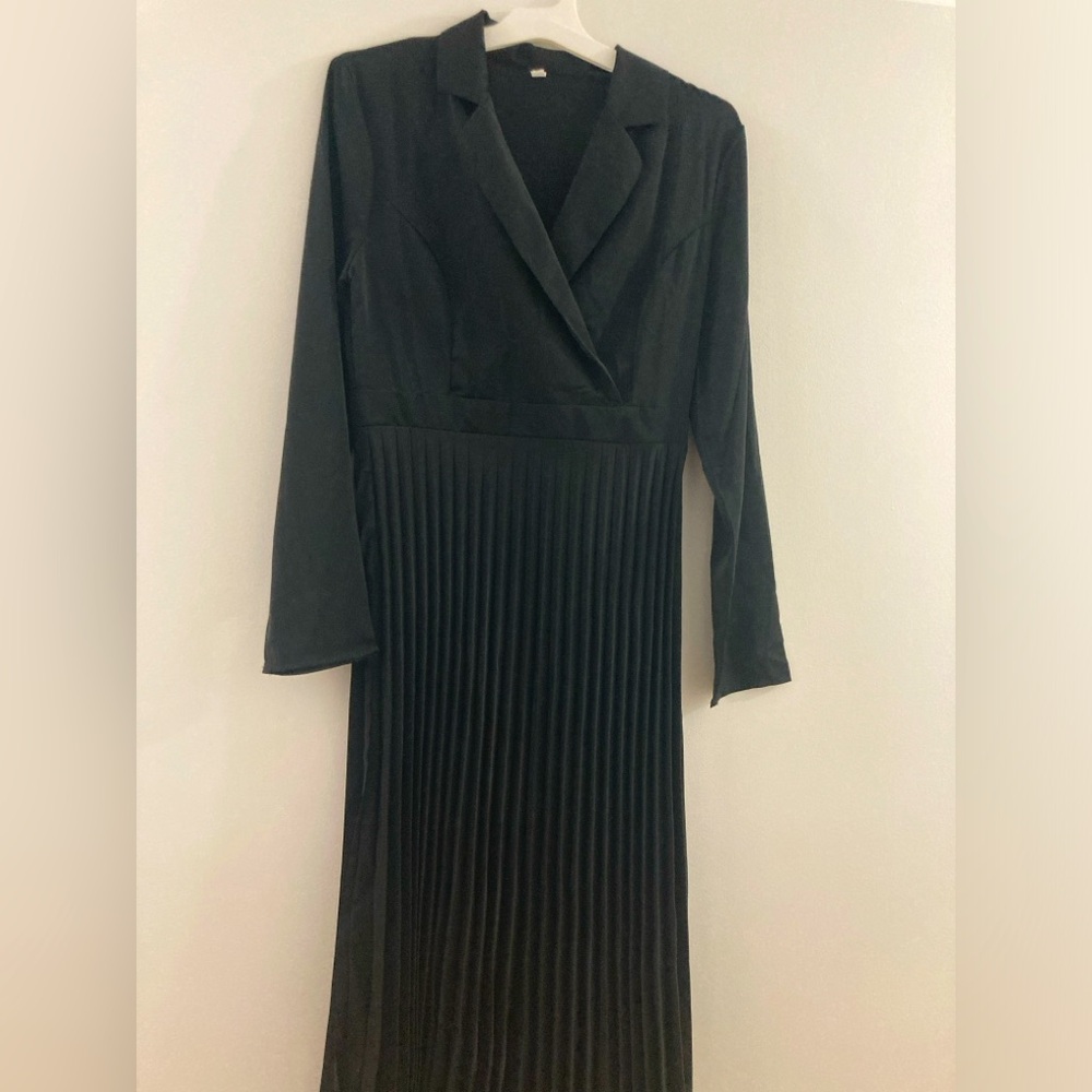 A V neck line black flowy dress